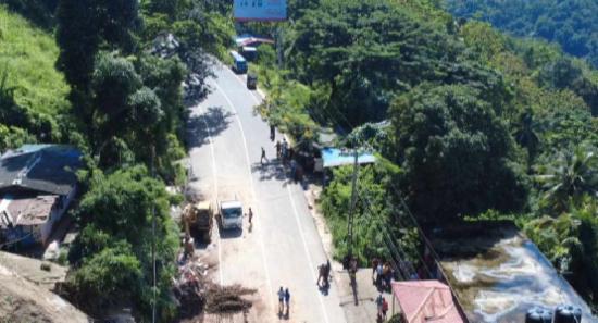 කොළඹ-මහනුවර ප්‍රධාන මාර්ගය ගමනාගමනයට විවෘතයි